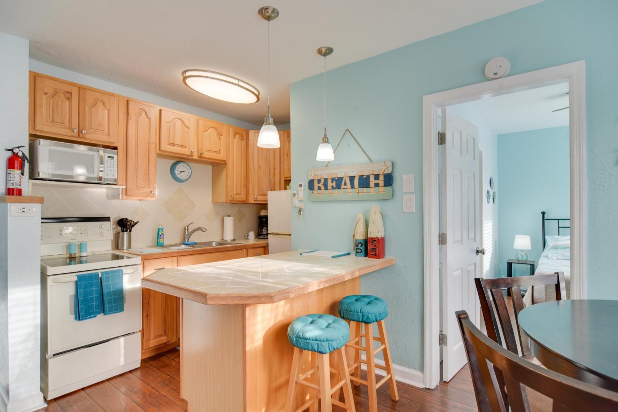 Condo With Community Pool - Walk To Madeira Beach! سانت بيتي بيتش المظهر الخارجي الصورة