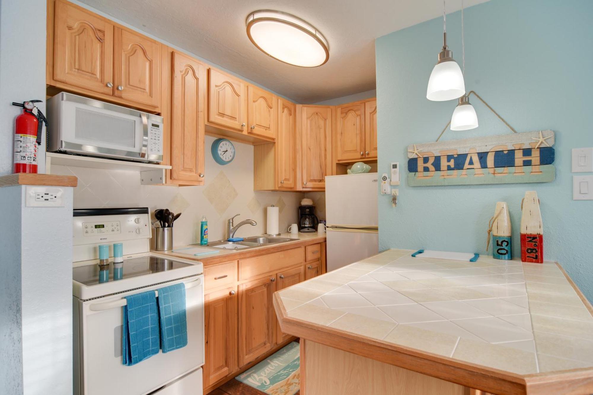 Condo With Community Pool - Walk To Madeira Beach! سانت بيتي بيتش المظهر الخارجي الصورة